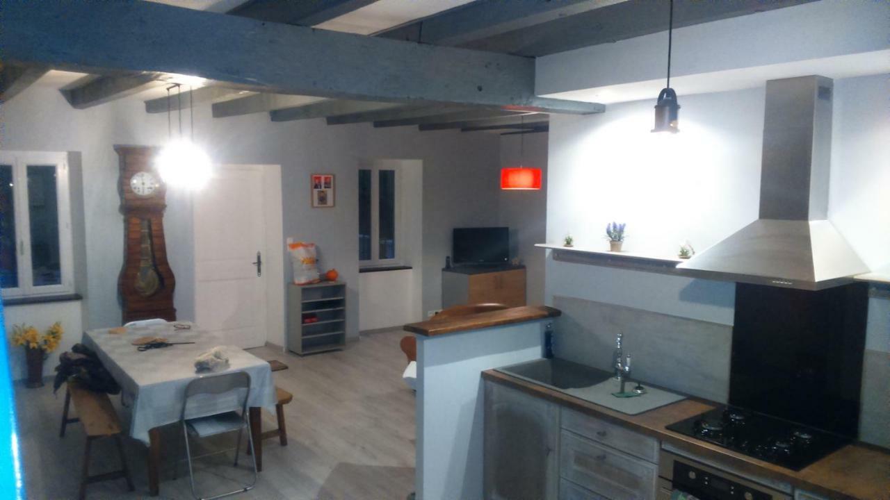 Maison A La Campagne Au Coeur Du Cantal Dept 15 Marmanhac 외부 사진